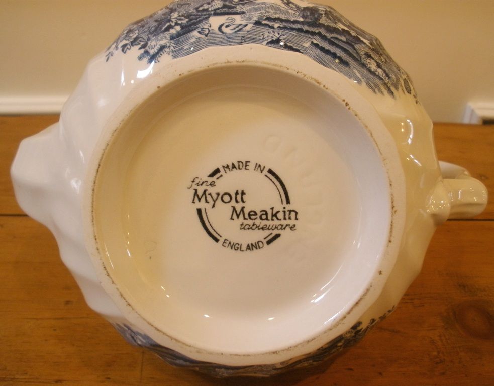 Vintage Blue & White Transferware Willow Teapot. Myott Meakin, Staffordshire, England. Vintage Blue & White Transferware Willow Teapot. Myott Meakin, Staffordshire, England.