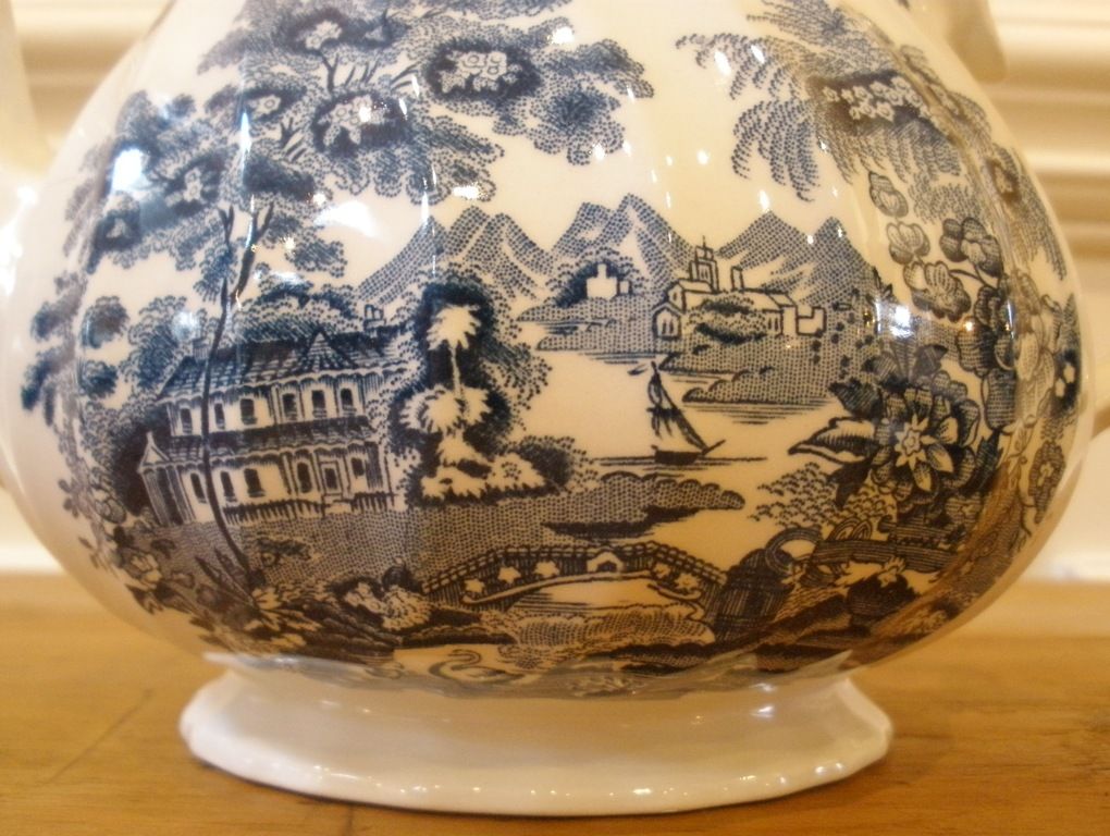 Vintage Blue & White Transferware Willow Teapot. Myott Meakin, Staffordshire, England. Vintage Blue & White Transferware Willow Teapot. Myott Meakin, Staffordshire, England.