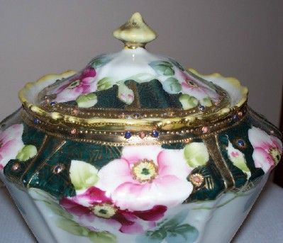 Hand Painted Nippon Biscuit Cracker Jar with Gold Moriage Hand Painted Nippon Biscuit Cracker Jar with Gold Moriage