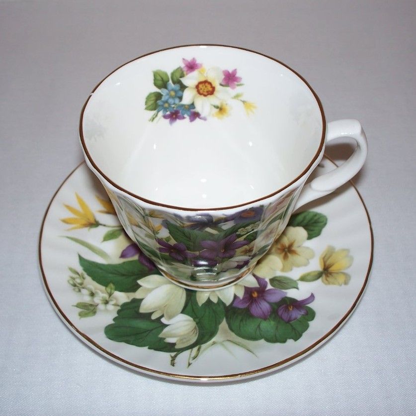 Crown Victorian Violets Teacups and Saucers Crown Victorian Violets Teacups and Saucers
