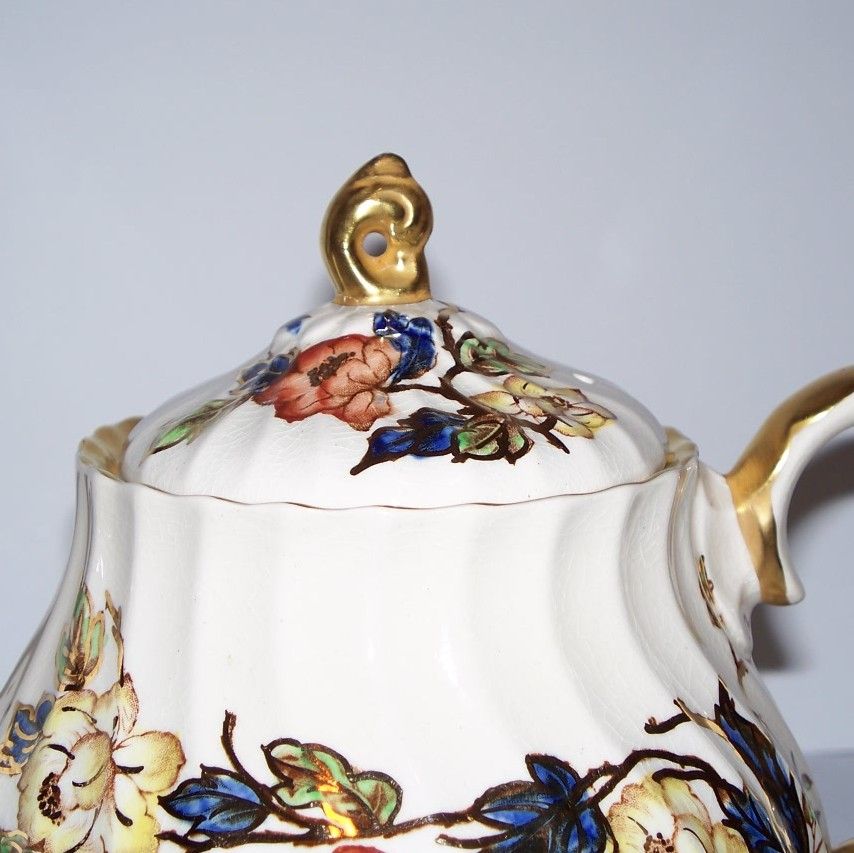 Sadler Bone China Teapot - Flowers - Gold Gilt Sadler Bone China Teapot - Flowers - Gold Gilt
