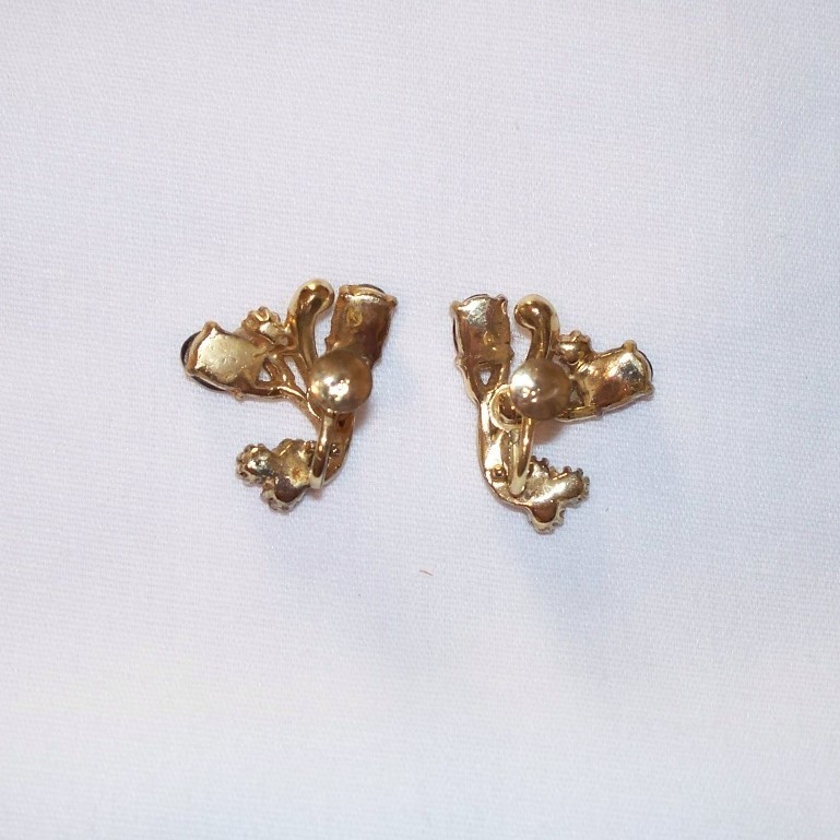 Coro Confetti Flower Screw Back Earrings - Pink and Peridot Rhinestones Coro Confetti Flower Screw Back Earrings - Pink and Peridot Rhinestones