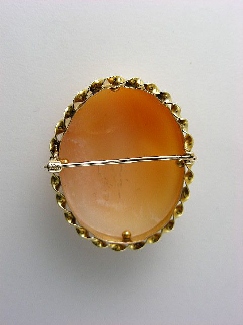 Antique Victorian 10k gold cameo brooch pin Antique Victorian 10k gold cameo brooch pin