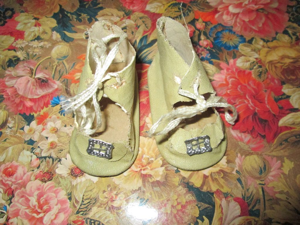 Antique Doll Shoes, Pale Green with Silver Antique Doll Shoes, Pale Green with Silver