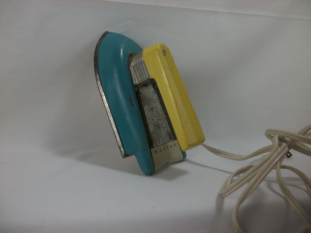 Nassau Child's Toy Electric Iron, 1950s Nassau Child's Toy Electric Iron, 1950s
