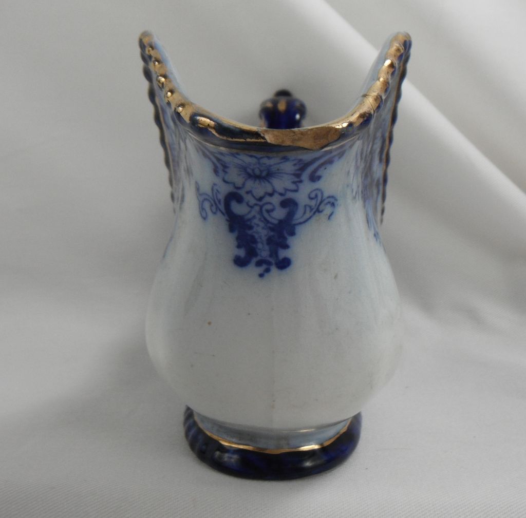 Damaged Flow Blue Gravy Boat, Nankin by Royal Doulton, 1890s Damaged Flow Blue Gravy Boat, Nankin by Royal Doulton, 1890s