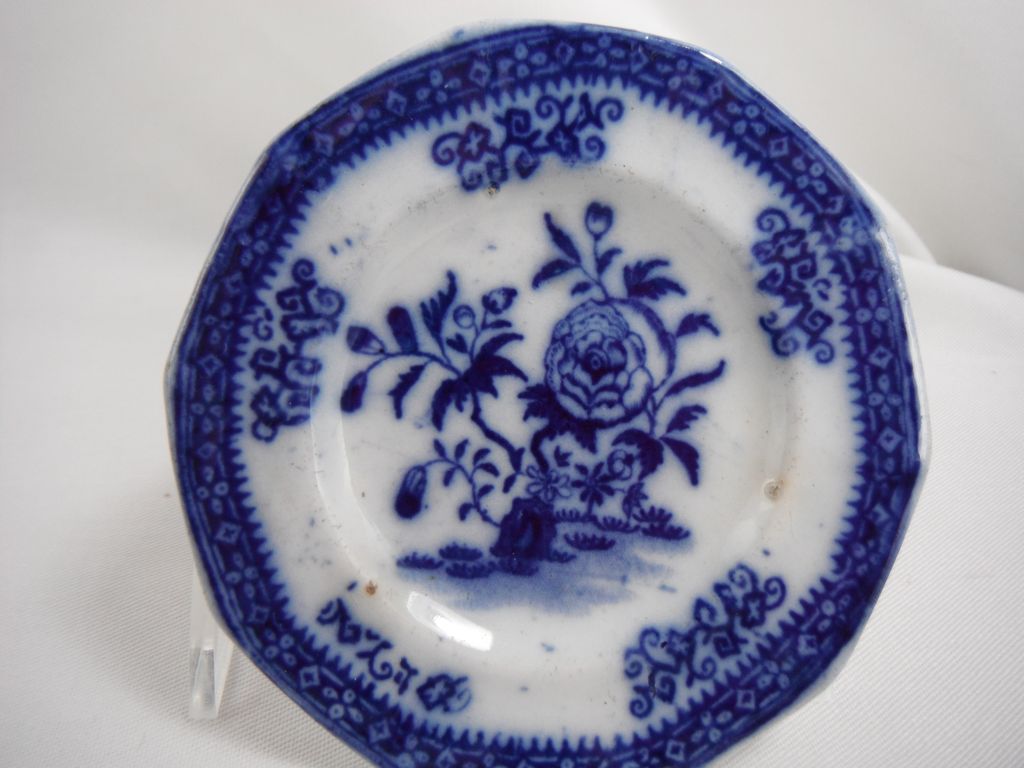Flow Blue Cup Saucer Plate, Poppy by an unknown maker, 1840s Flow Blue Cup Saucer Plate, Poppy by an unknown maker, 1840s