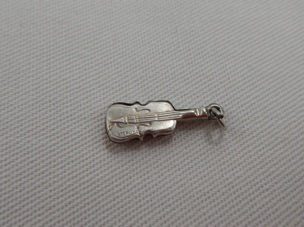 Sterling Silver Charm - Violin or Fiddle Sterling Silver Charm - Violin or Fiddle