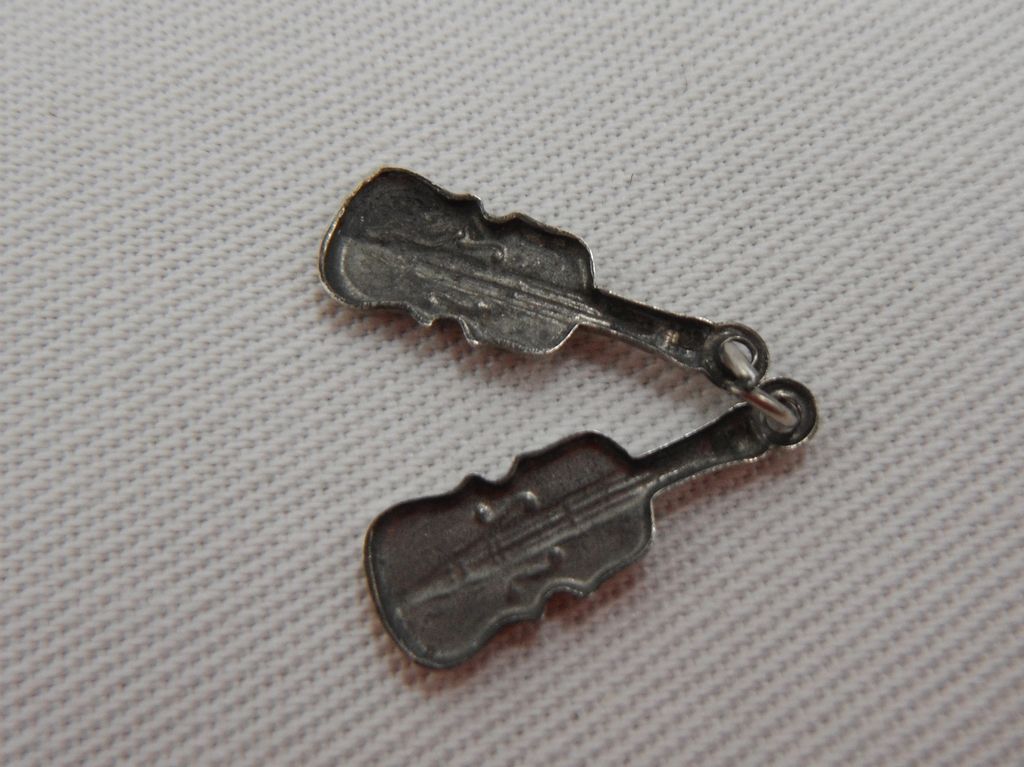 Sterling Silver Charm - Violin or Fiddle Sterling Silver Charm - Violin or Fiddle