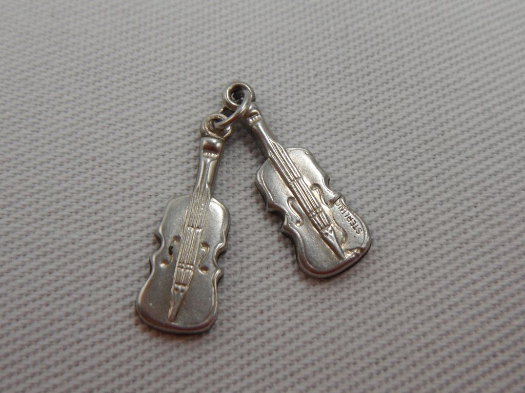 Sterling Silver Charm - Violin or Fiddle Sterling Silver Charm - Violin or Fiddle