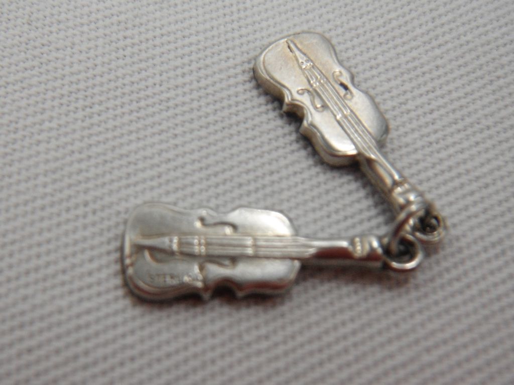 Sterling Silver Charm - Violin or Fiddle Sterling Silver Charm - Violin or Fiddle