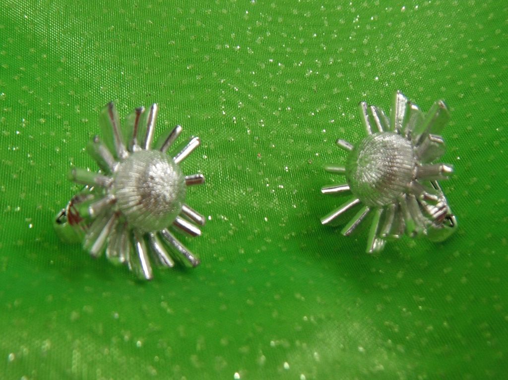 1960s Space Age Atomic Silvertone Clip Earrings 1960s Space Age Atomic Silvertone Clip Earrings