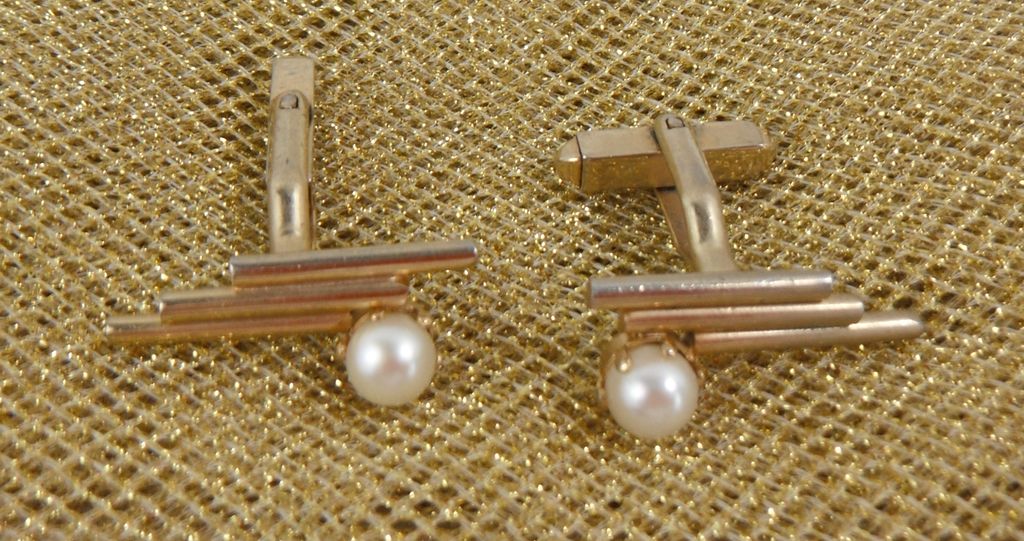 Vintage Goldtone English Cufflinks from the 1960s Vintage Goldtone English Cufflinks from the 1960s