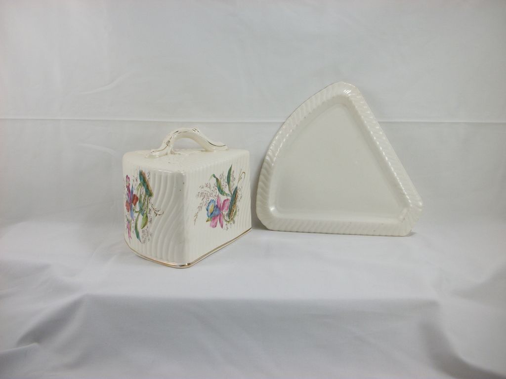 Wedge-shaped Covered Cheese Dish/Dome by Franz Anton Mehlem, Germany Wedge-shaped Covered Cheese Dish/Dome by Franz Anton Mehlem, Germany