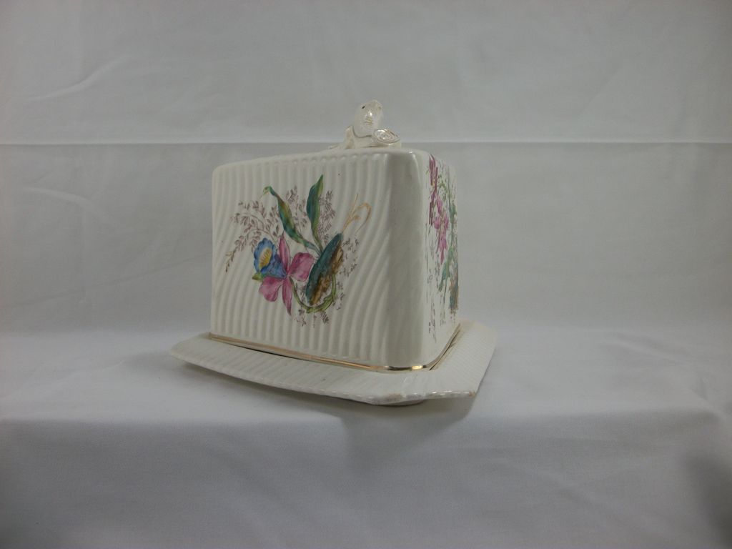 Wedge-shaped Covered Cheese Dish/Dome by Franz Anton Mehlem, Germany Wedge-shaped Covered Cheese Dish/Dome by Franz Anton Mehlem, Germany