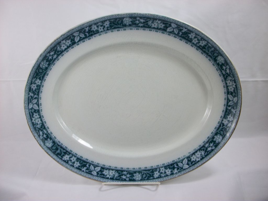Arthur J Wilkinson Maple serving platter in green Arthur J Wilkinson Maple serving platter in green