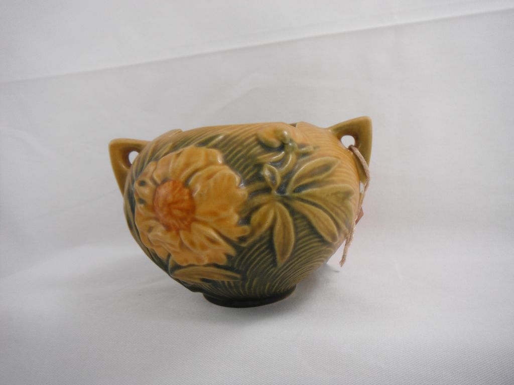 Roseville Peony 427-4 Rose Bowl 1942 Roseville Peony 427-4 Rose Bowl 1942