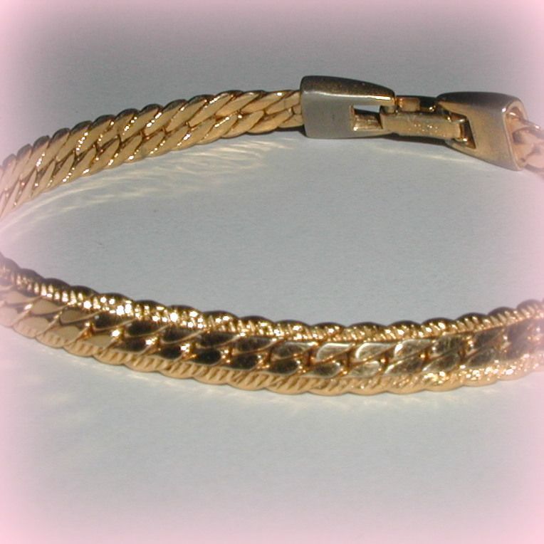 Classic Gold-Tone Napier Bracelet Classic Gold-Tone Napier Bracelet