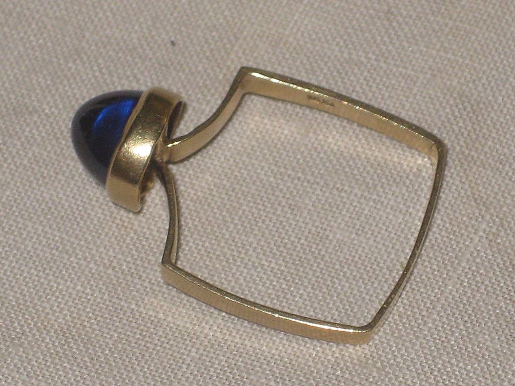 Vintage Natural Domed Cabochon Square Band Sapphire Ring 18K Sz 6 1/4 Vintage Natural Domed Cabochon Square Band Sapphire Ring 18K Sz 6 1/4