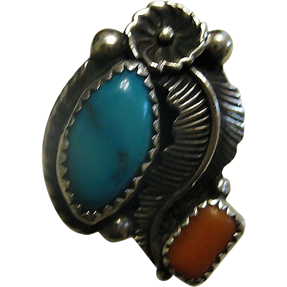 Beautiful Vintage Turquoise & Coral Sterling Silver Squash Blossom Ring Beautiful Vintage Turquoise & Coral Sterling Silver Squash Blossom Ring