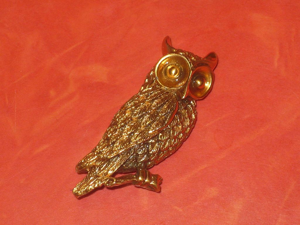 Vintage Tortolani signed Gold Tone Owl Pin Brooch Vintage Tortolani signed Gold Tone Owl Pin Brooch