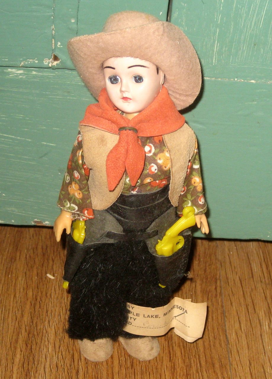 Vintage Carlson Doll Cowboy Cowgirl Sleep Eyes Original Tag Vintage Carlson Doll Cowboy Cowgirl Sleep Eyes Original Tag