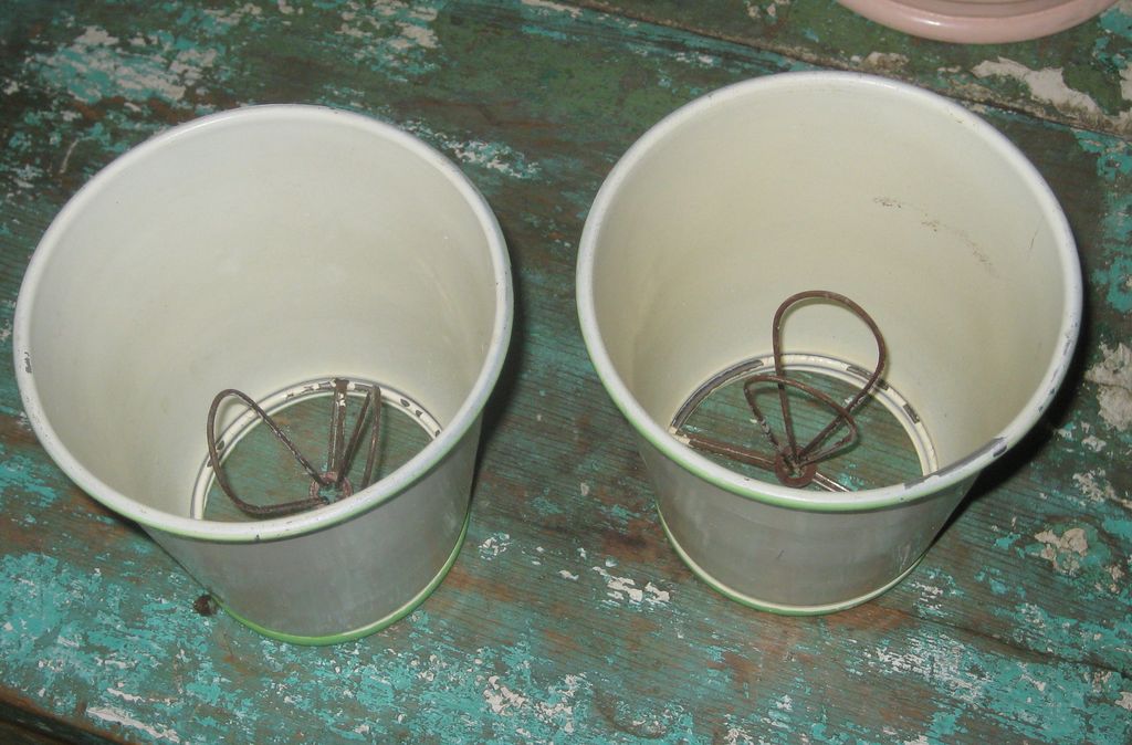 Vintage Set of Metal Lamp Shades Cream & Green Paint Vintage Set of Metal Lamp Shades Cream & Green Paint