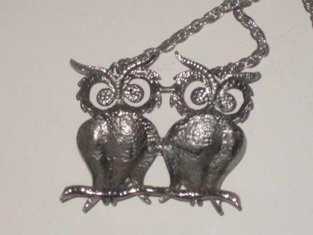 Very Cool Vintage Owl Pendant Necklace Double Owls Silvertone Very Cool Vintage Owl Pendant Necklace Double Owls Silvertone