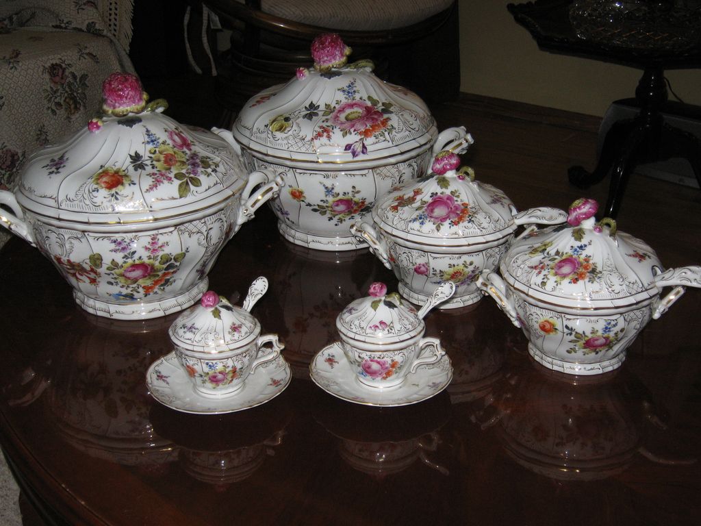 Antique MEISSEN EXTENSIVE FULL DINNER SET ca. 1870 to ca. 1890 from