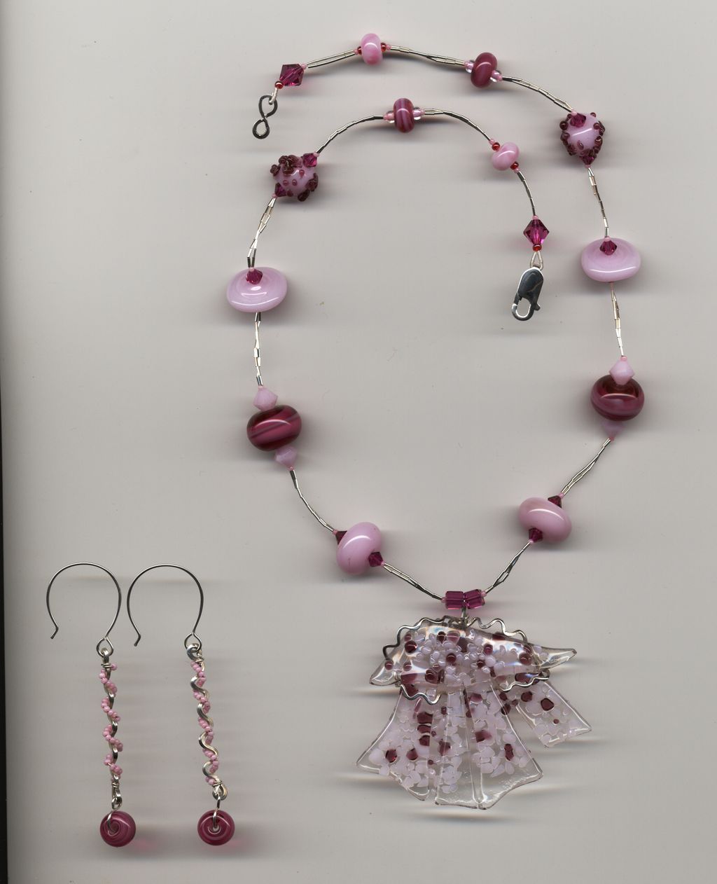Free Shipping! Sweet, Handmade Pink & Fuchsia Necklace w/ Matching Earrings Free Shipping! Sweet, Handmade Pink & Fuchsia Necklace w/ Matching Earrings