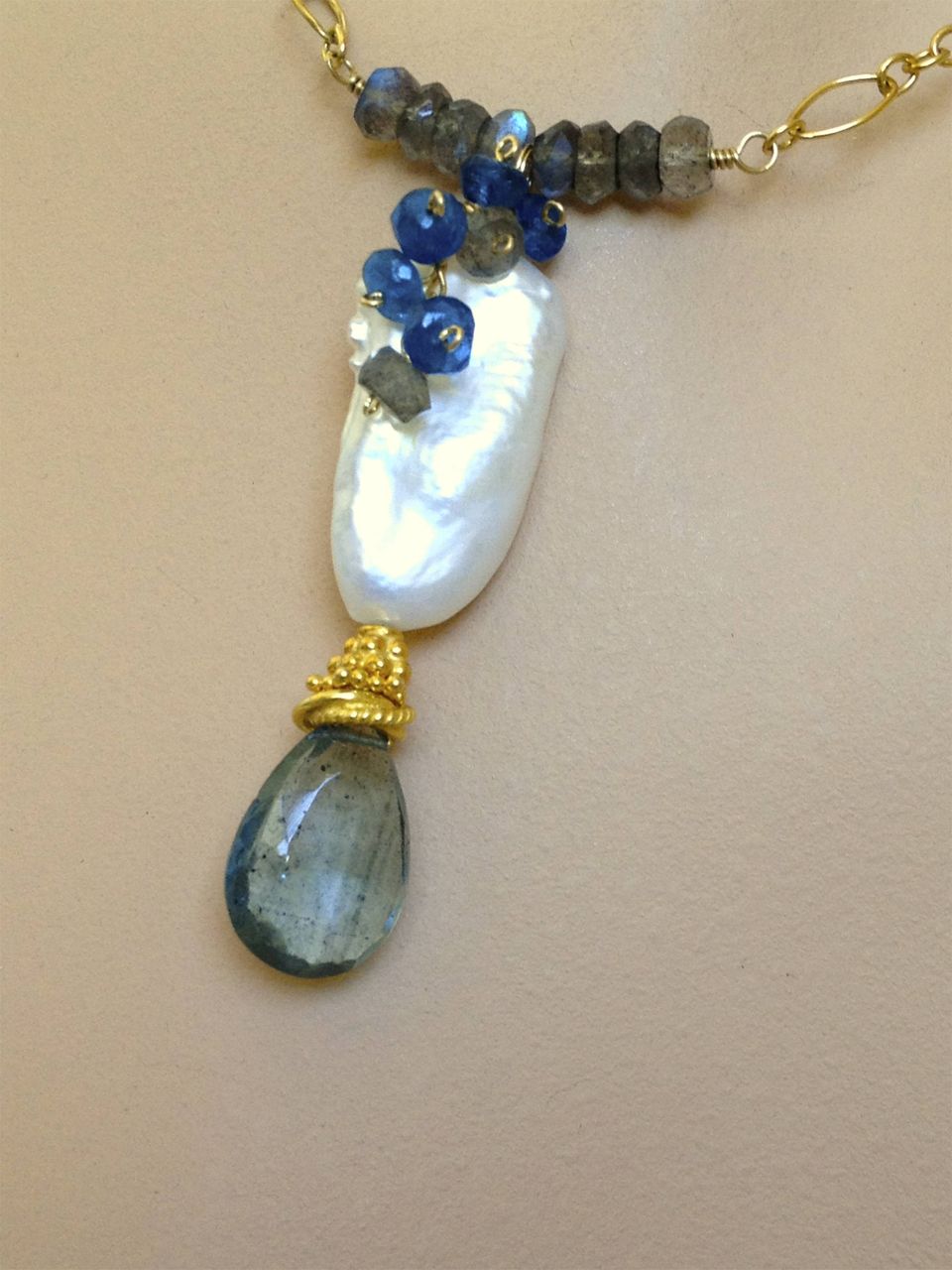 Moss Aquamarine baroque Pearl Labradorite Neon Apatite necklace Moss Aquamarine baroque Pearl Labradorite Neon Apatite necklace