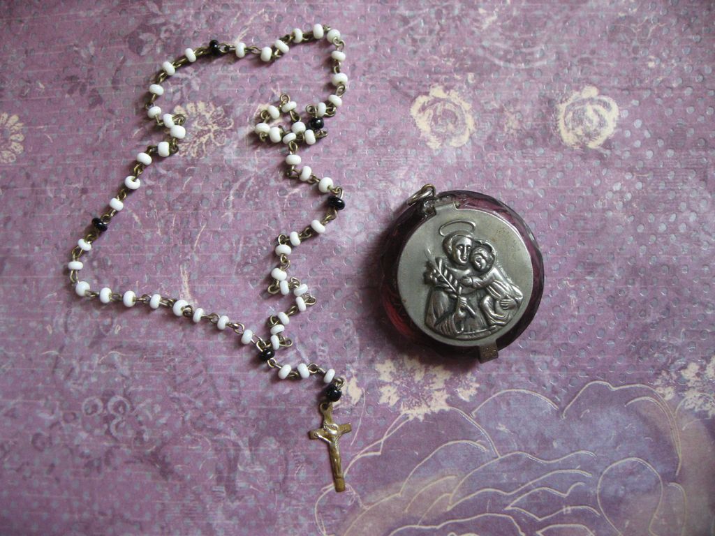 Czechoslovakian Glass Reliquary with Miniature Rosary Czechoslovakian Glass Reliquary with Miniature Rosary