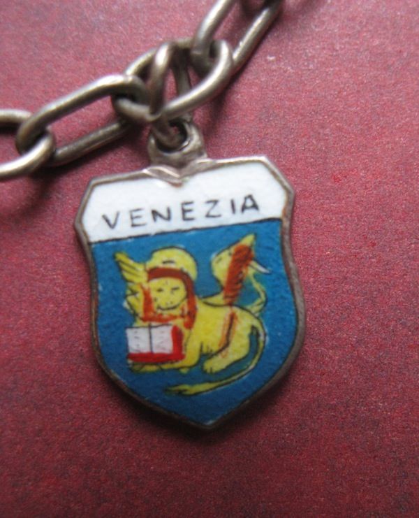 .800 REU Italian Enamel Souvenir Travel Shield Charm Bracelet .800 REU Italian Enamel Souvenir Travel Shield Charm Bracelet