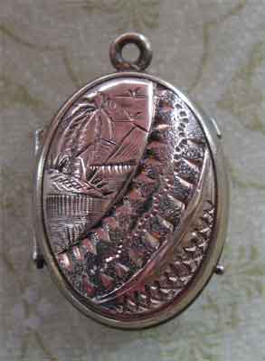 Victorian Puffed Gold Fill Locket With Ornate Design Victorian Puffed Gold Fill Locket With Ornate Design