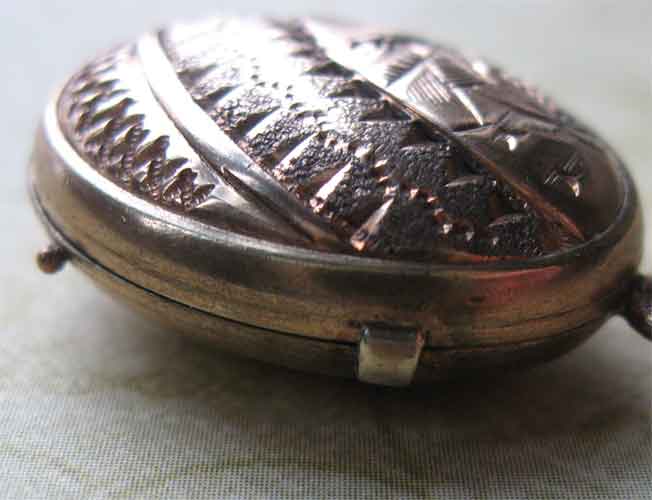 Victorian Puffed Gold Fill Locket With Ornate Design Victorian Puffed Gold Fill Locket With Ornate Design
