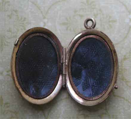 Victorian Puffed Gold Fill Locket With Ornate Design Victorian Puffed Gold Fill Locket With Ornate Design