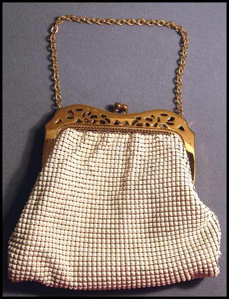 Breathtaking Vintage Boxed Whiting & Davis Purse with Art Deco Frame - Mint Condition Breathtaking Vintage Boxed Whiting & Davis Purse with Art Deco Frame - Mint Condition