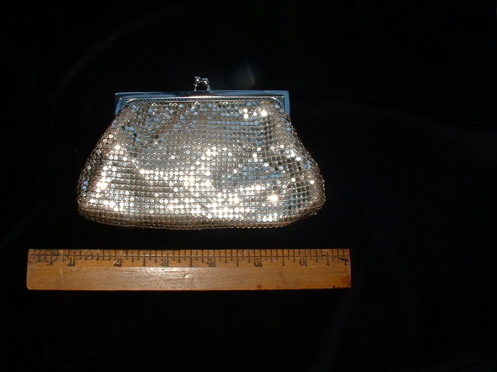 Whiting & Davis Silver Mesh Coin Purse w/Extension Chain Whiting & Davis Silver Mesh Coin Purse w/Extension Chain