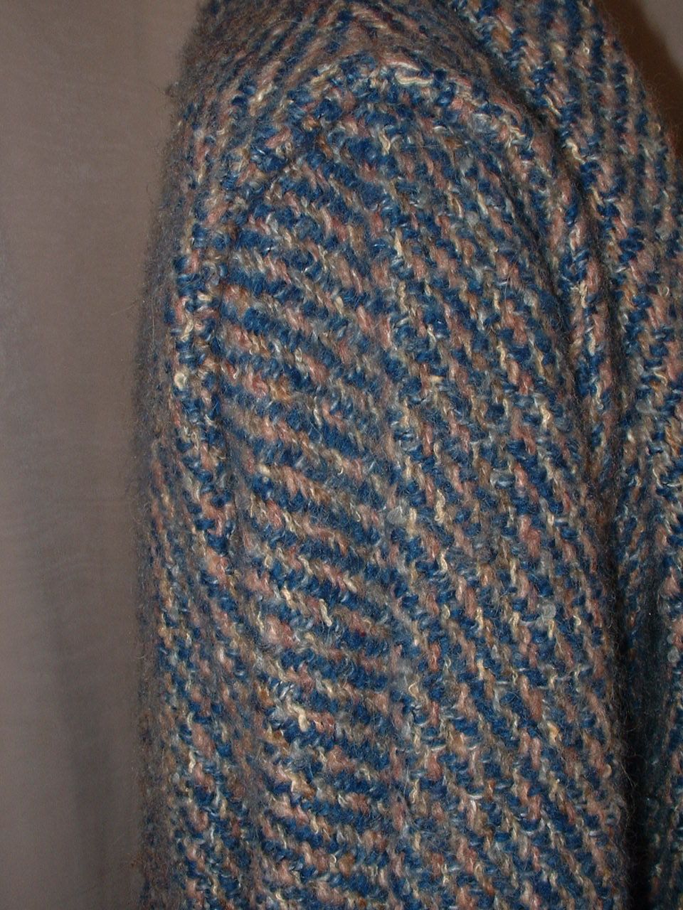 "Tapestries of Ireland" Sweater M/L "Tapestries of Ireland" Sweater M/L