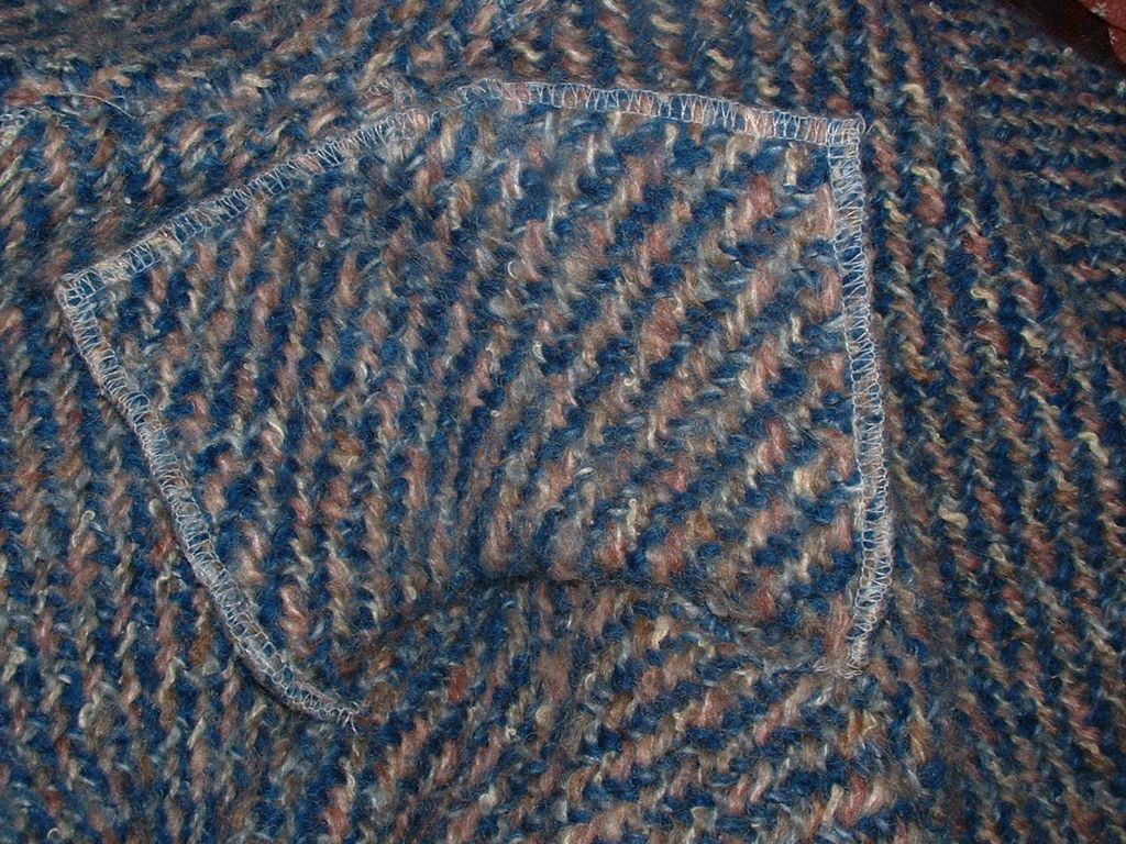 "Tapestries of Ireland" Sweater M/L "Tapestries of Ireland" Sweater M/L