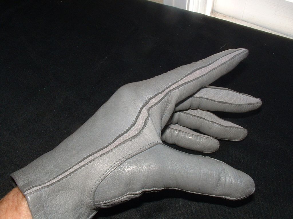 Ladies Grey Leather Driving Gloves 7 1/2 New/Old Ladies Grey Leather Driving Gloves 7 1/2 New/Old