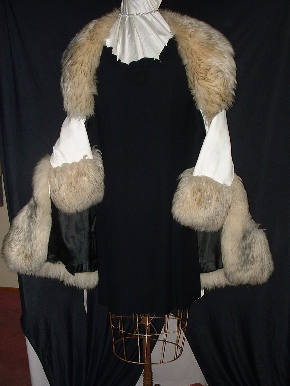 White Leather Coat/Sheepskin Trim sz 14 White Leather Coat/Sheepskin Trim sz 14