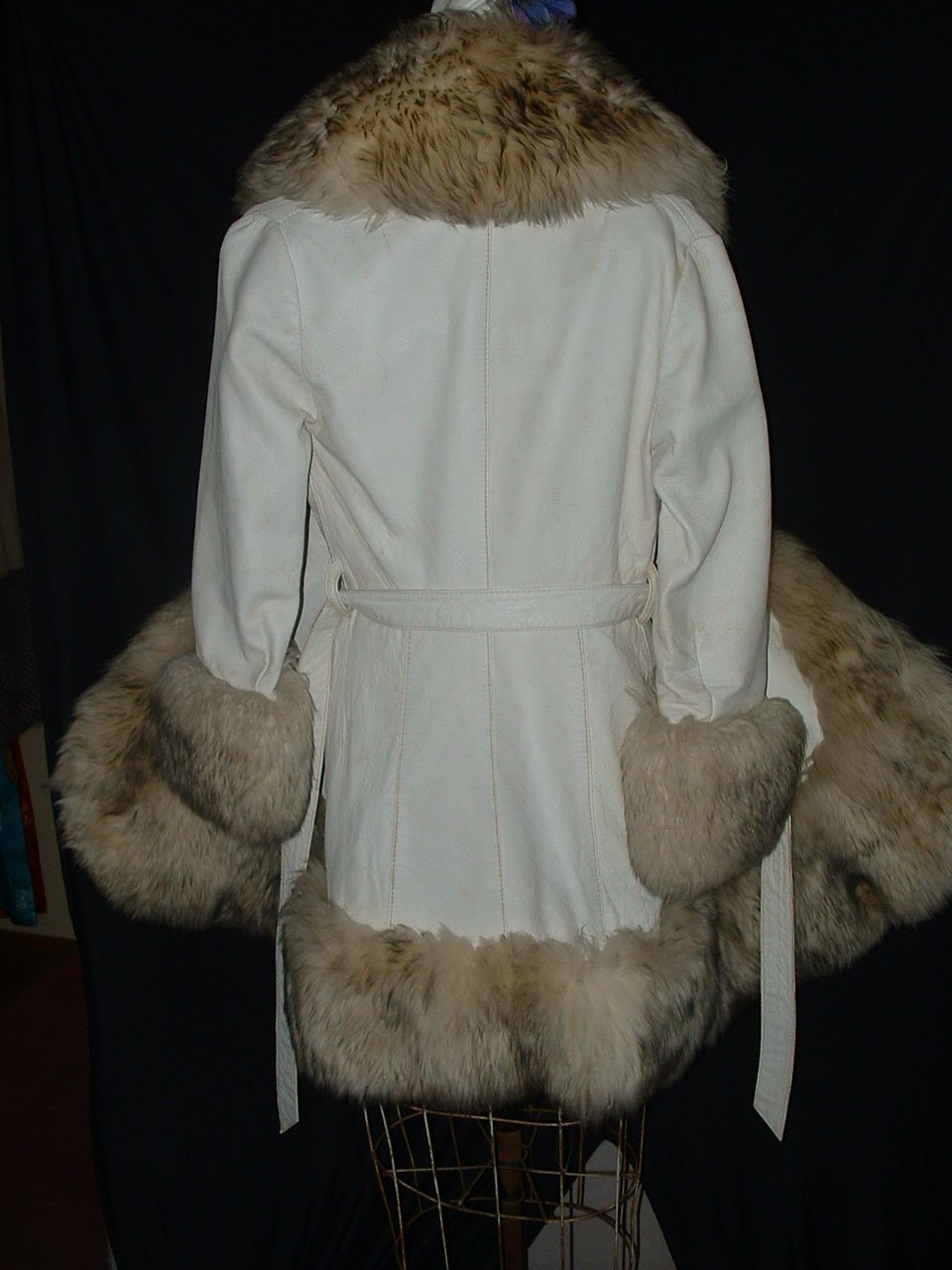 White Leather Coat/Sheepskin Trim sz 14 White Leather Coat/Sheepskin Trim sz 14