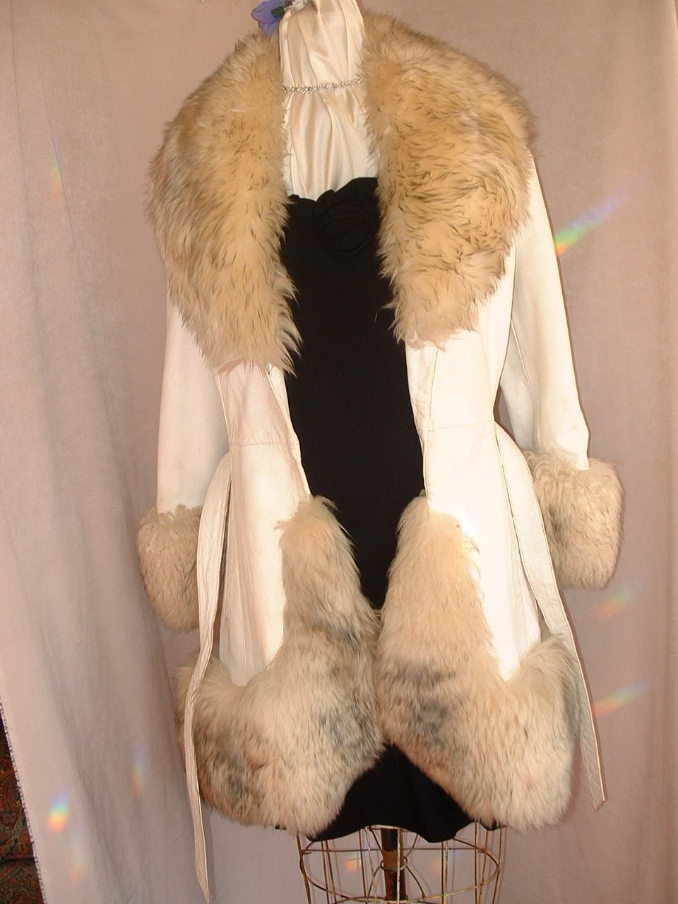 White Leather Coat/Sheepskin Trim sz 14 White Leather Coat/Sheepskin Trim sz 14