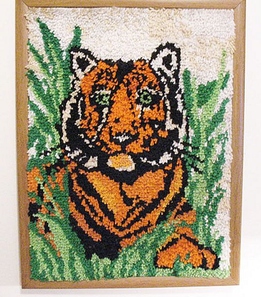 Vintage Tiger Latch Hook Rug/Wall Display Folk Art 1960-70s Very Good Condition Vintage Tiger Latch Hook Rug/Wall Display Folk Art 1960-70s Very Good Condition