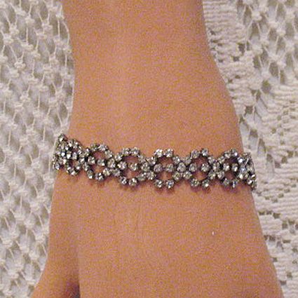 Amazing Vintage Sparkling Rhinestone Bracelet Amazing Vintage Sparkling Rhinestone Bracelet