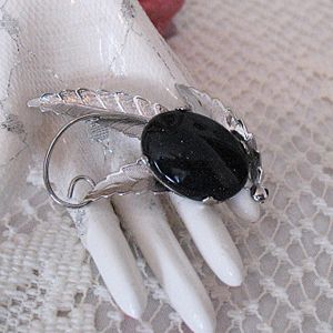 Unusual Silver Speckled Glass Stone Floral Brooch Unusual Silver Speckled Glass Stone Floral Brooch