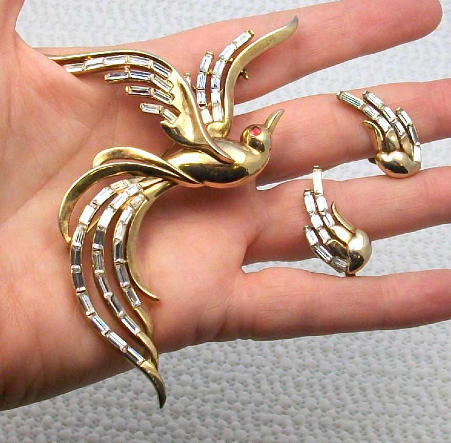 1950 TRIFARI Bird pin & Earrings 1950 TRIFARI Bird pin & Earrings