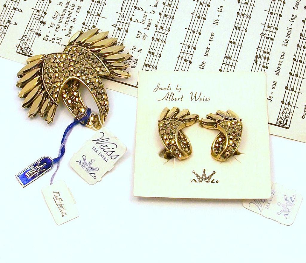 WEISS Pin and Earrings Demi-Parure -Gold Luster Rhinestones! WEISS Pin and Earrings Demi-Parure -Gold Luster Rhinestones!
