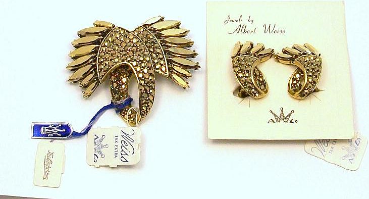 WEISS Pin and Earrings Demi-Parure -Gold Luster Rhinestones! WEISS Pin and Earrings Demi-Parure -Gold Luster Rhinestones!